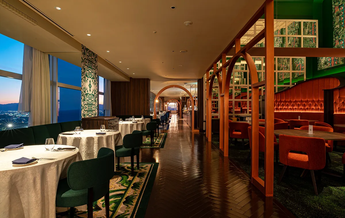 Ristorante ARCO夜间内景